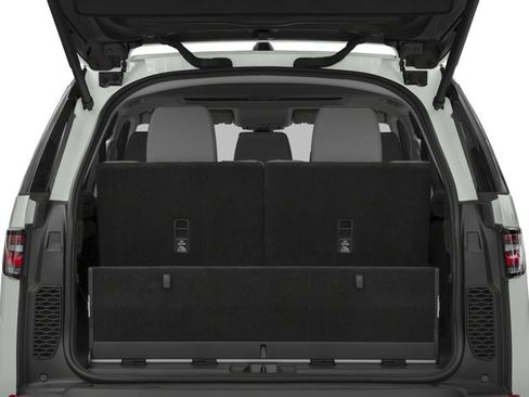 Used 2018 Land Rover Discovery HSE image 12