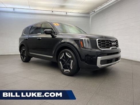 Used 2023 Kia Telluride S AWD/4WD image 1