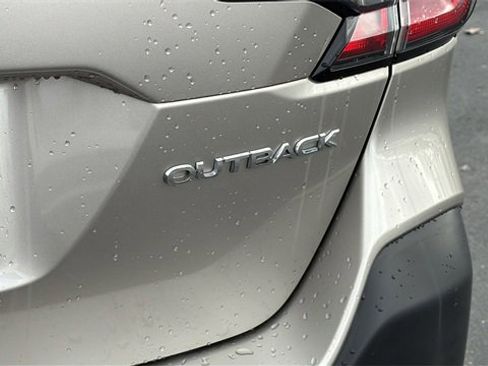 Used 2020 Subaru Outback Limited image 11