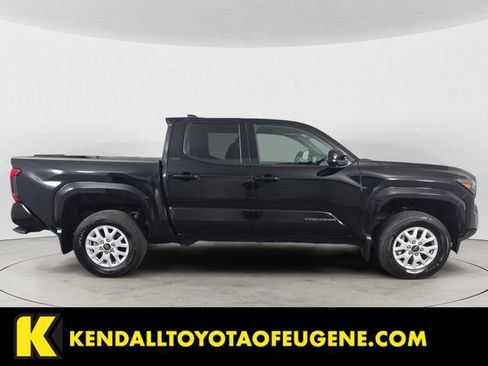 Certified 2025 Toyota Tacoma SR5 AWD/4WD image 4