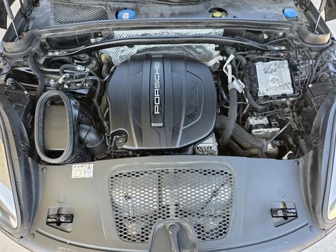 Used 2019 Porsche Macan AWD/4WD image 33