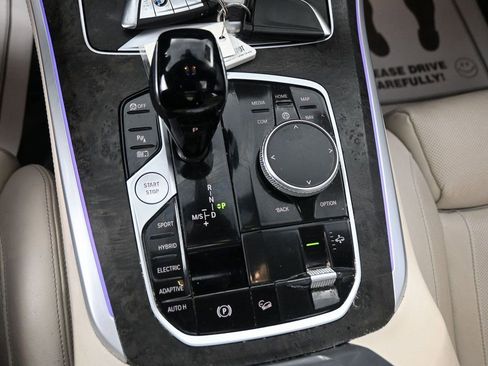 Used 2022 BMW X5 xDrive45e w/ M Sport Package image 16
