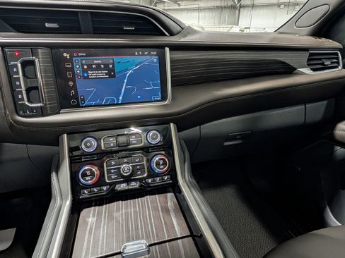 Used 2023 GMC Yukon XL Denali image 28