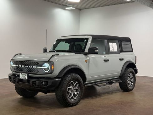 Used 2023 Ford Bronco Badlands AWD/4WD image 7