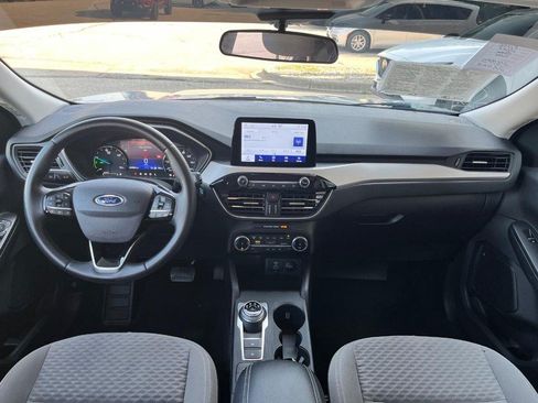 Used 2022 Ford Escape SE w/ Cold Weather Package FWD image 11