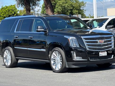 Used 2019 Cadillac Escalade ESV Platinum image 2