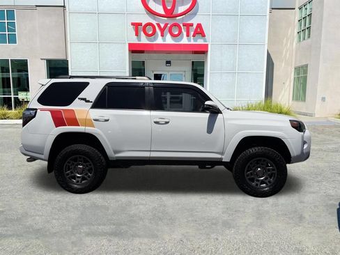 Used 2019 Toyota 4Runner TRD Off-Road Premium AWD/4WD image 8