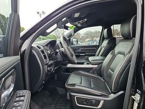Used 2025 RAM 1500 Laramie AWD/4WD image 15
