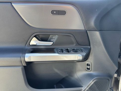 Certified 2022 Mercedes-Benz GLB 250 4MATIC w/ Premium Package Lite image 14
