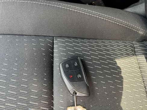 Used 2025 Chevrolet Equinox LT FWD image 17