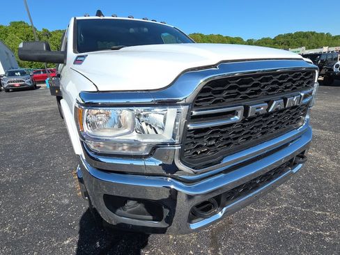 Used 2021 RAM 3500 Tradesman w/ Chrome Appearance Group AWD/4WD image 12