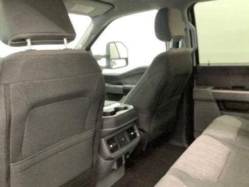 Used 2024 Ford F250 XLT w/ FX4 Off-Road Package AWD/4WD image 8