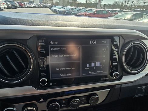 Certified 2023 Toyota Tacoma SR5 AWD/4WD image 22