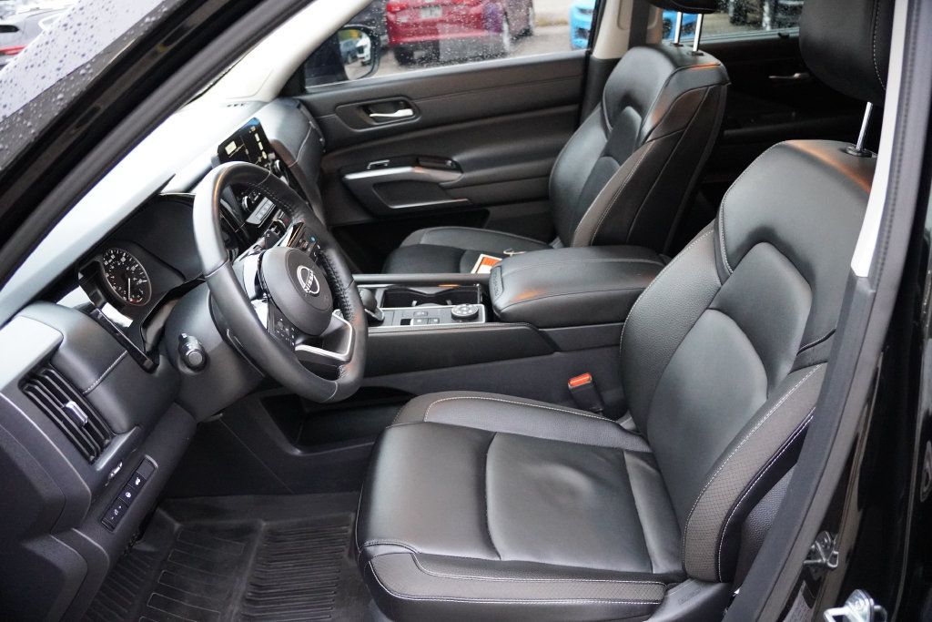Used 2024 Nissan Pathfinder SL w/ SL Premium Package AWD/4WD image 15
