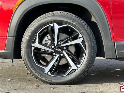 Certified 2022 Chevrolet TrailBlazer RS w/ Sun and Liftgate Package image 32