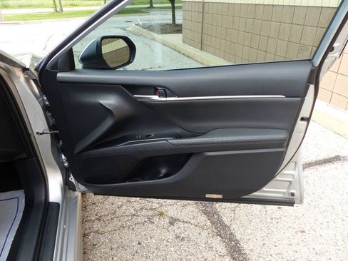 Used 2019 Toyota Camry XSE FWD image 45