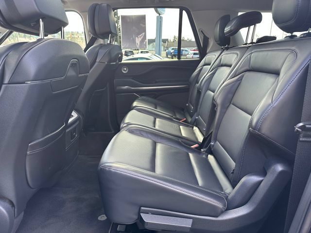 Used 2025 Lincoln Navigator L Reserve AWD/4WD image 11