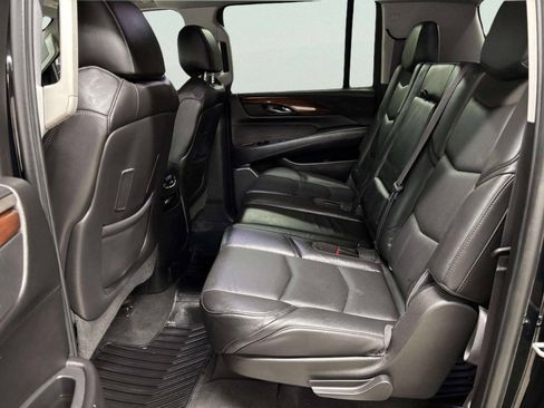 Used 2016 Cadillac Escalade ESV Luxury AWD/4WD image 18