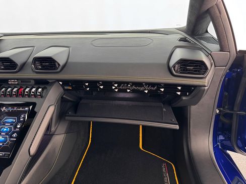 Used 2020 Lamborghini Huracan EVO image 29