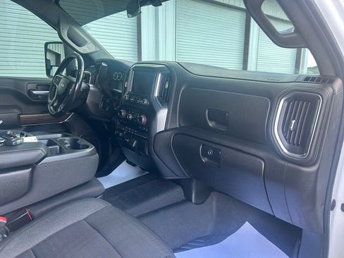 Used 2022 Chevrolet Silverado 2500 LT w/ Convenience Package image 12