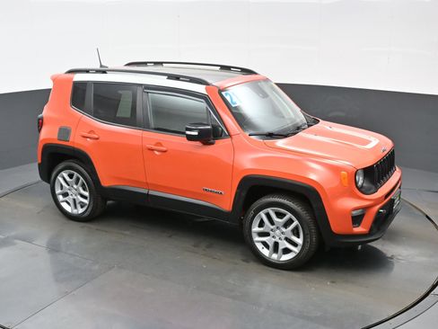 Used 2021 Jeep Renegade Latitude AWD/4WD image 37
