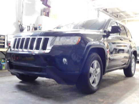 Used 2012 Jeep Grand Cherokee Laredo w/ Laredo E Group image 7