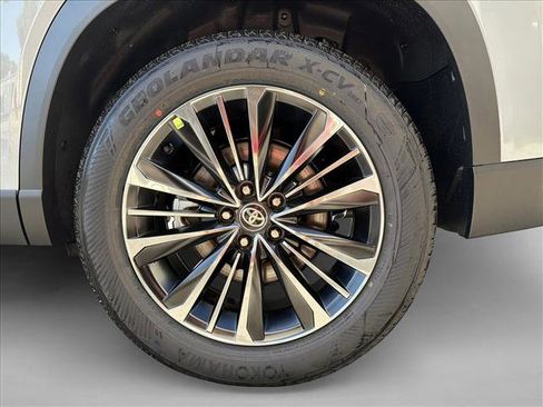 New 2026 Toyota Grand Highlander AWD Hybrid image 9