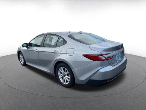 Used 2025 Toyota Camry LE image 5
