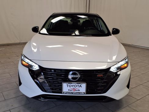 Used 2025 Nissan Sentra SR w/ Midnight Edition FWD image 2