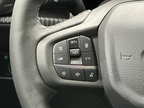 Used 2025 Ford Ranger Lariat w/ FX4 Off-Road Package AWD/4WD image 29