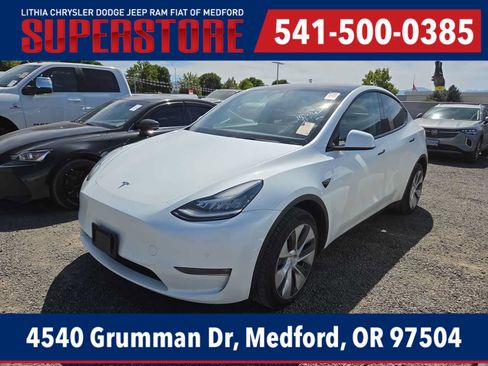 Used 2022 Tesla Model Y Long Range AWD/4WD image 1