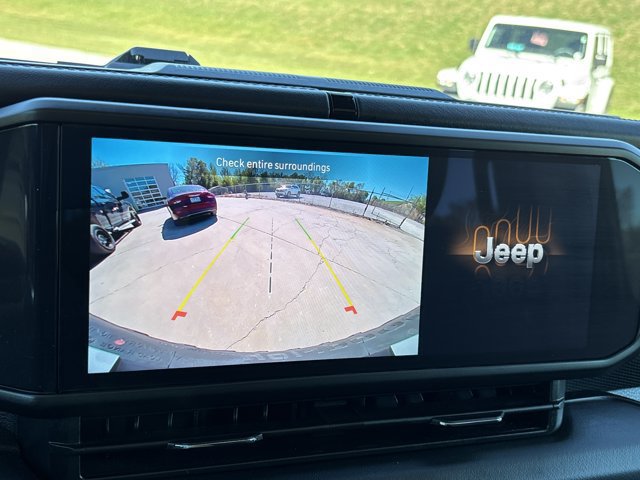 Used 2026 Jeep Wrangler Unlimited Rubicon AWD/4WD image 30