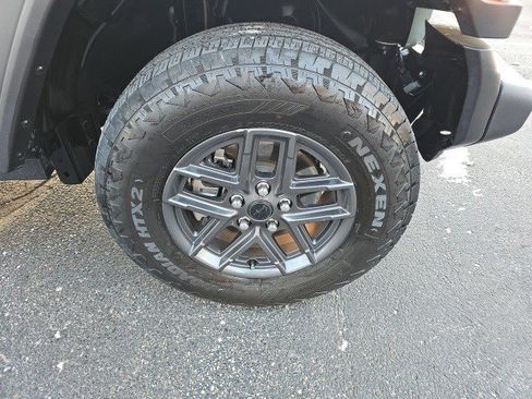 Used 2024 Jeep Wrangler Sport S image 9