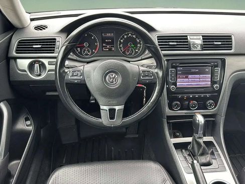 Used 2014 Volkswagen Passat TDI SE image 30