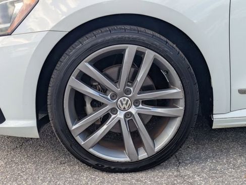 Used 2017 Volkswagen Passat 1.8T R-Line image 12