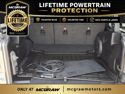 Used 2022 Jeep Wrangler Unlimited Sahara AWD/4WD image 11