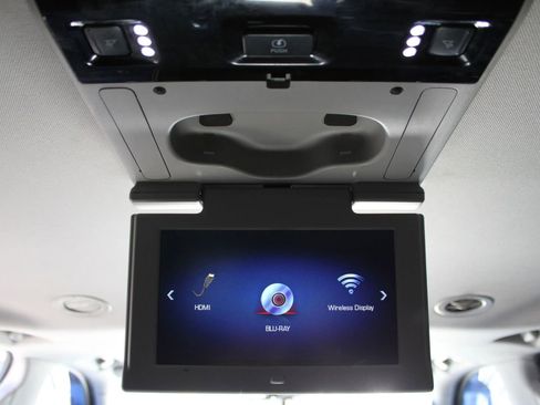 Used 2017 Cadillac Escalade ESV Premium Luxury w/ LPO, Radiant Package image 42