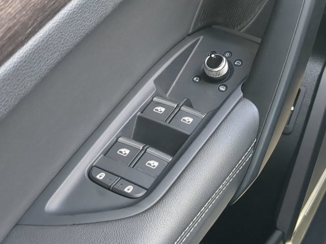 Used 2024 Audi Q5 2.0T Premium Plus AWD/4WD image 30