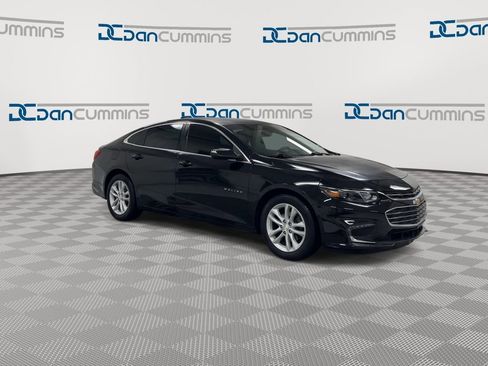 Used 2016 Chevrolet Malibu LT w/ Leather Package FWD image 2
