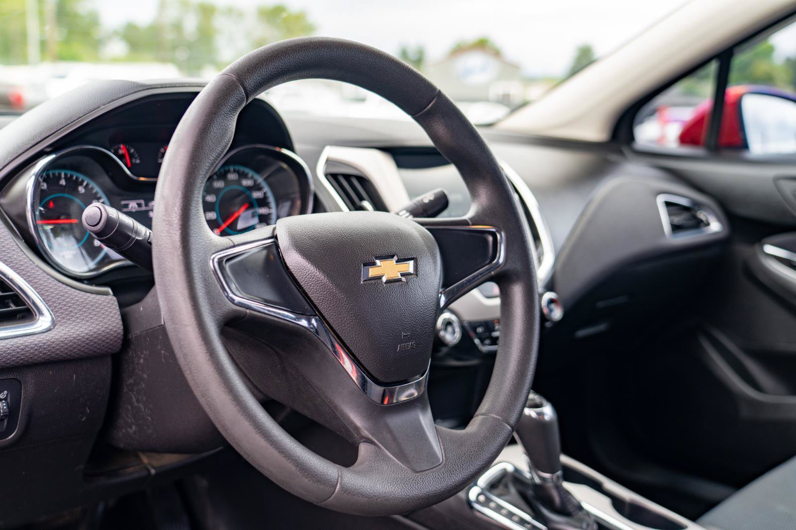 Used 2018 Chevrolet Cruze LS FWD image 12