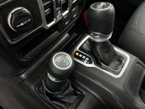 Used 2018 Jeep Wrangler Unlimited Sport S image 16