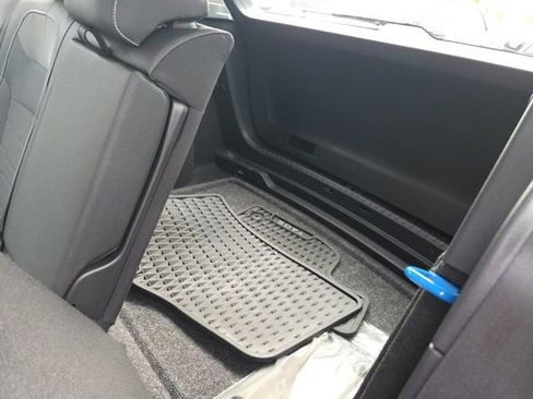 Used 2025 Volkswagen Taos SE image 23