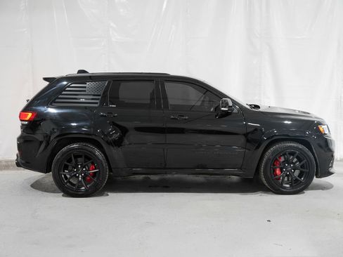 Used 2019 Jeep Grand Cherokee SRT w/ Trailer Tow Group IV AWD/4WD image 7