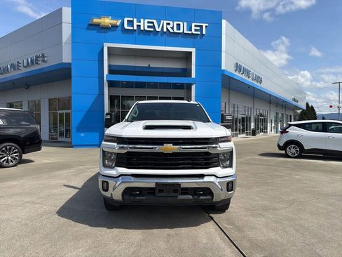 Used 2025 Chevrolet Silverado 2500 LT w/ Convenience Package image 8