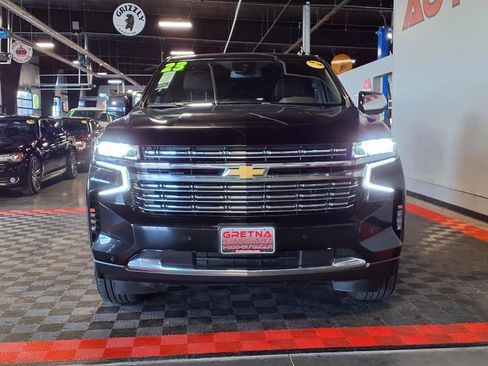 Used 2023 Chevrolet Suburban Premier AWD/4WD image 2