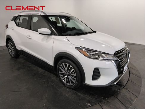 Used 2023 Nissan Kicks SV image 4