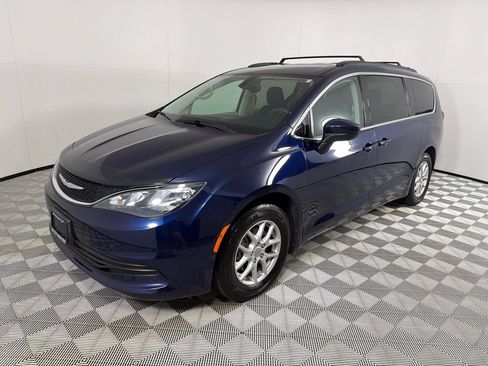 Used 2017 Chrysler Pacifica LX FWD image 9