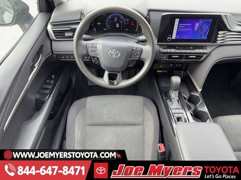 Used 2025 Toyota Camry LE image 14