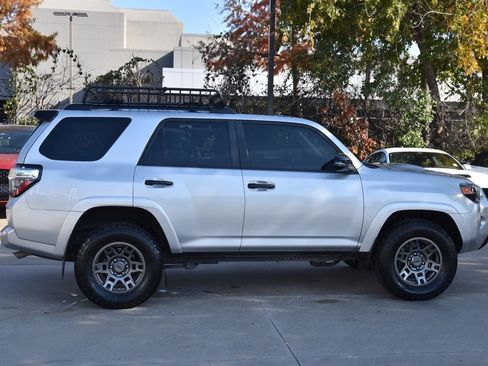 Used 2020 Toyota 4Runner Venture image 6