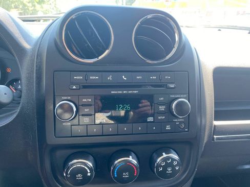 Used 2017 Jeep Patriot High Altitude AWD/4WD image 12